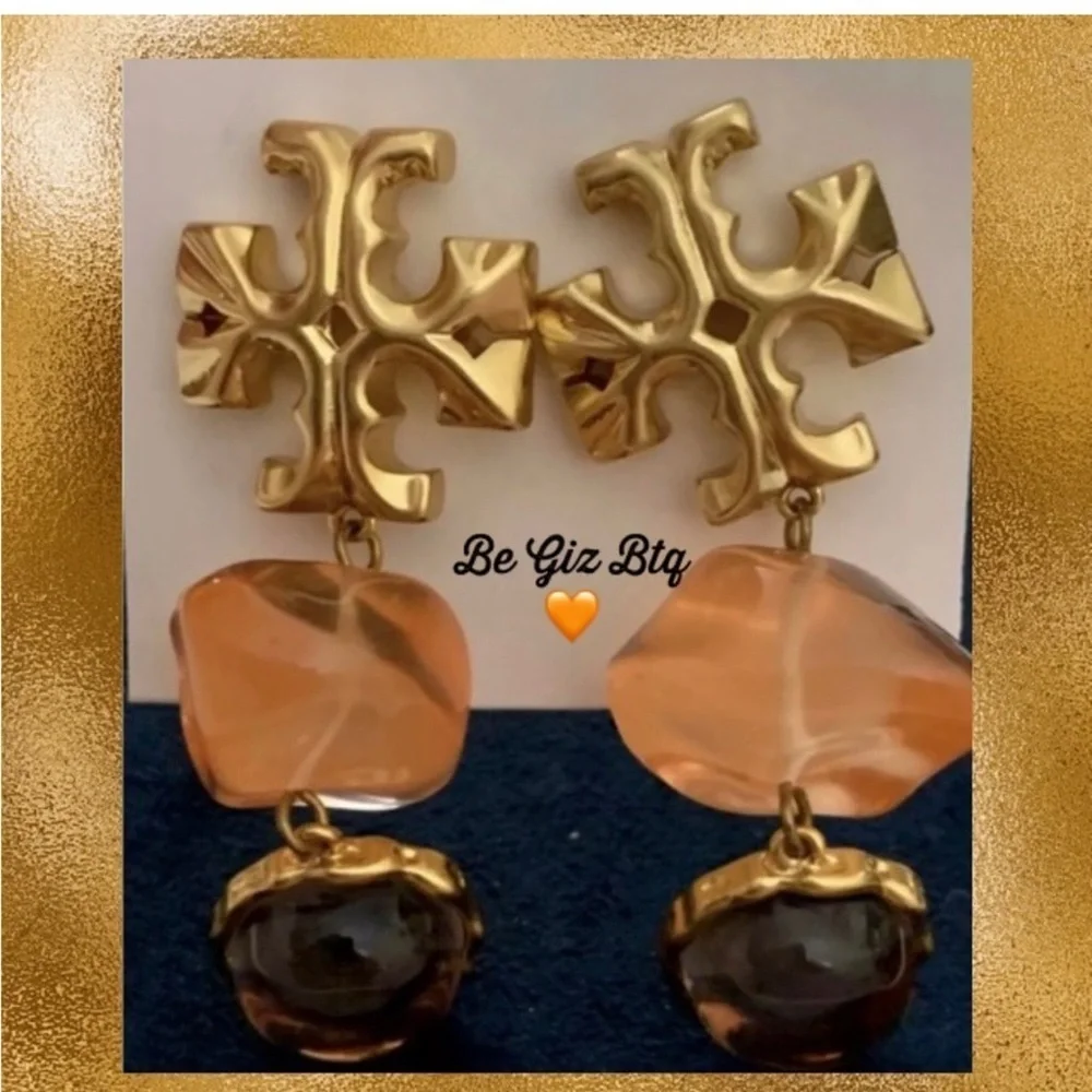 Designers Brands For Customers That Love To Wear Casual and Elegant Accessories;
